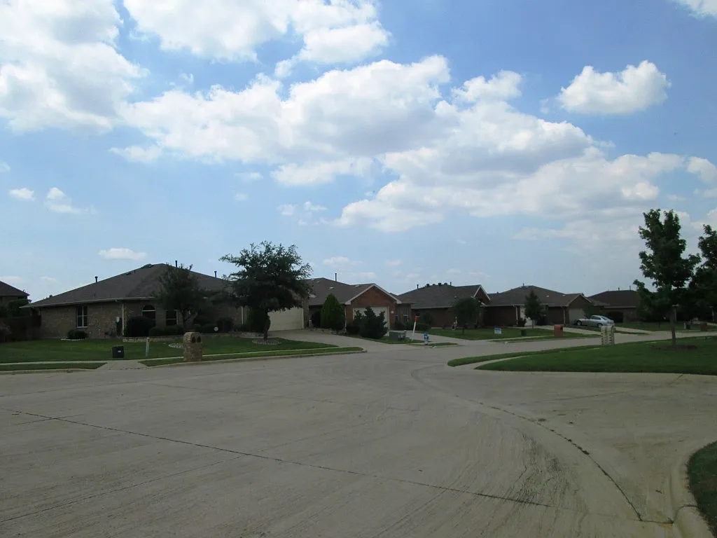 4 bed, 2143 sqft, $2,395 — Photo 2