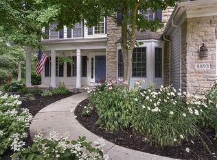 8893 Lakeview Dr, Olmsted Falls, OH