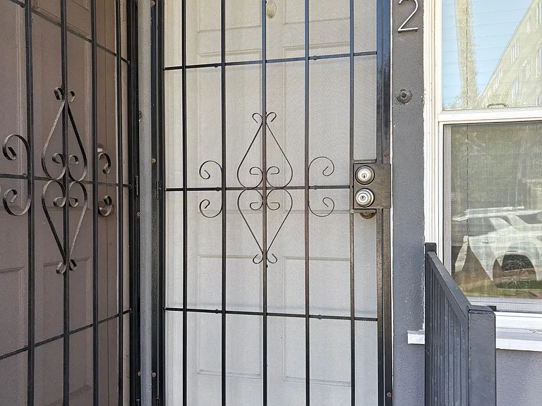 101 Termino Ave #2 — Photo 2