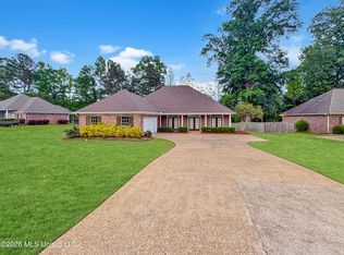 423 Old Town Cir, Brandon, MS 39042