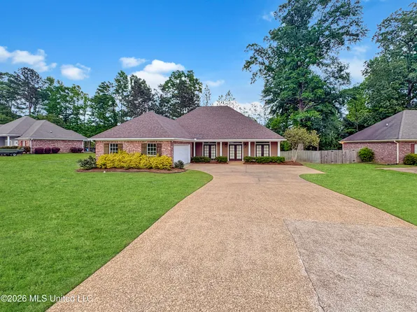 423 Old Town Cir, Brandon, MS 39042