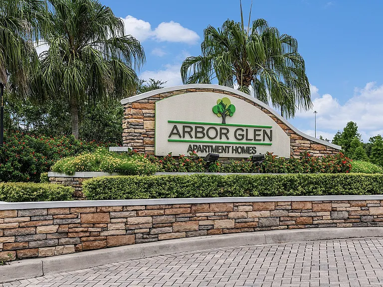 Arbor Glen Apartments — Photo 19