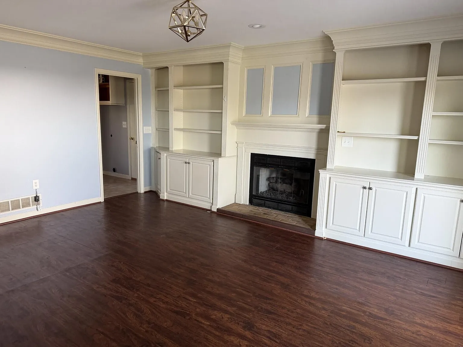 3 bed, 2.5 bath, 2060 sqft, $2,500 — Photo 2