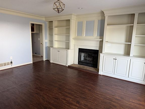 3rd image of 1117 Narrow Ln
