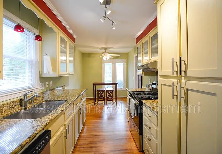 2156 Forest Lakes Blvd — Photo 8