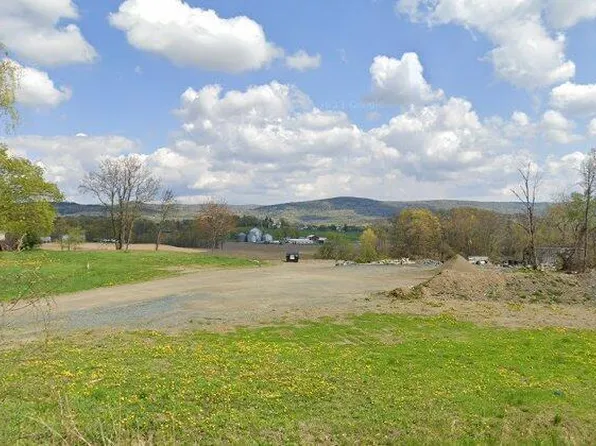 390 Moonlawn Road, Troy, NY 12180