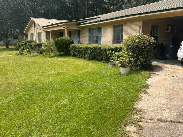 605 Pinewood Dr SE, Magee, MS 39111
