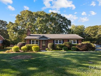 403 W Lewis St, Dallas, NC, 28034