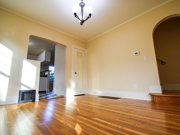 4th image of 2613-2615 NE Clackamas St #2613