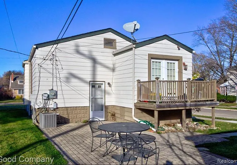 920 E Lincoln Ave #1 — Photo 2
