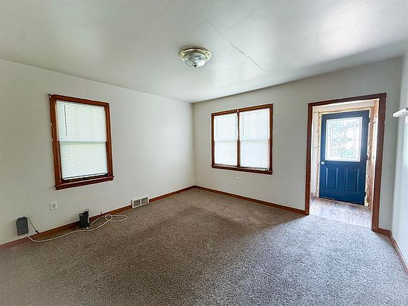 3rd image of 406 E Main St
