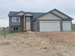 980 Lakewood Trl, Nya, MN 55397