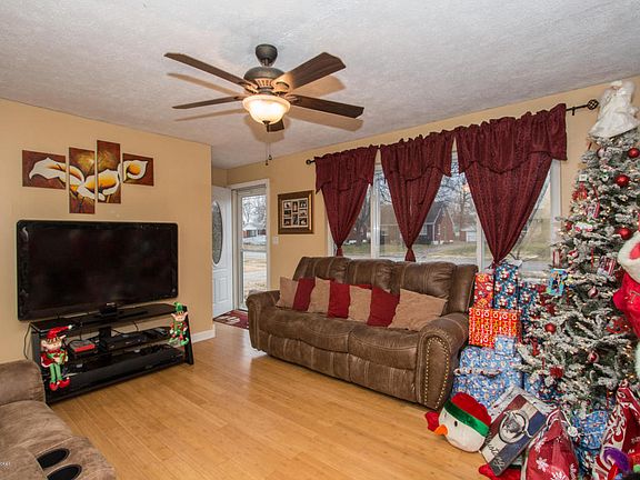 3rd image of 8014 Nancy Ln