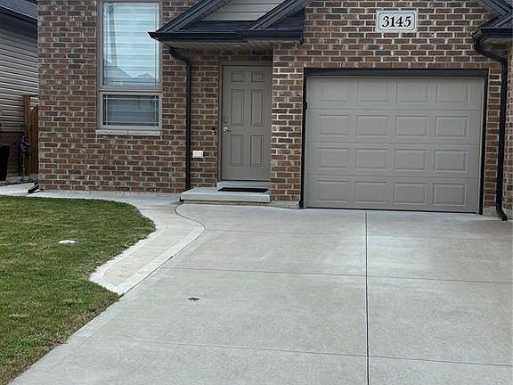 5th image of 3145 Viola Cres