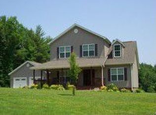 183 Country Woods Dr, Hillsville, VA 24343