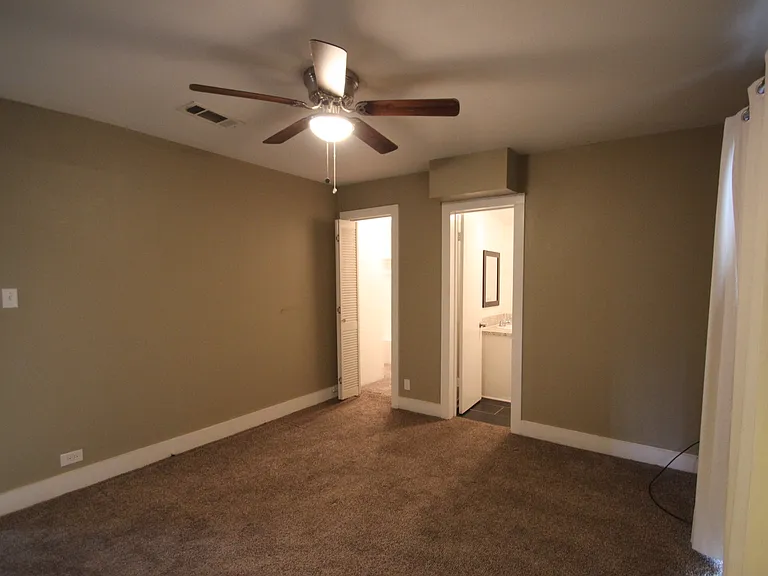 1415 W Crawford St — Photo 26