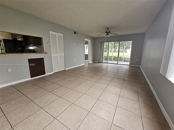 4th image of 8106 Glenmoor Dr