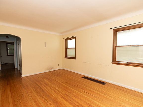 5th image of 3972 Kenkel Ave