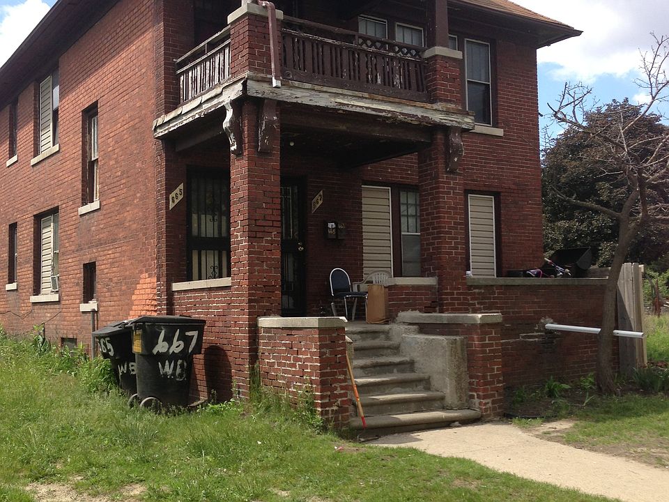 1st image of 667 W Brentwood St