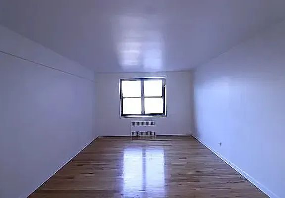 3rd image of 3415 Parsons Blvd APT 2KK
