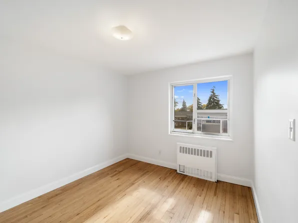 221-26 Manor Road image 16 of 19