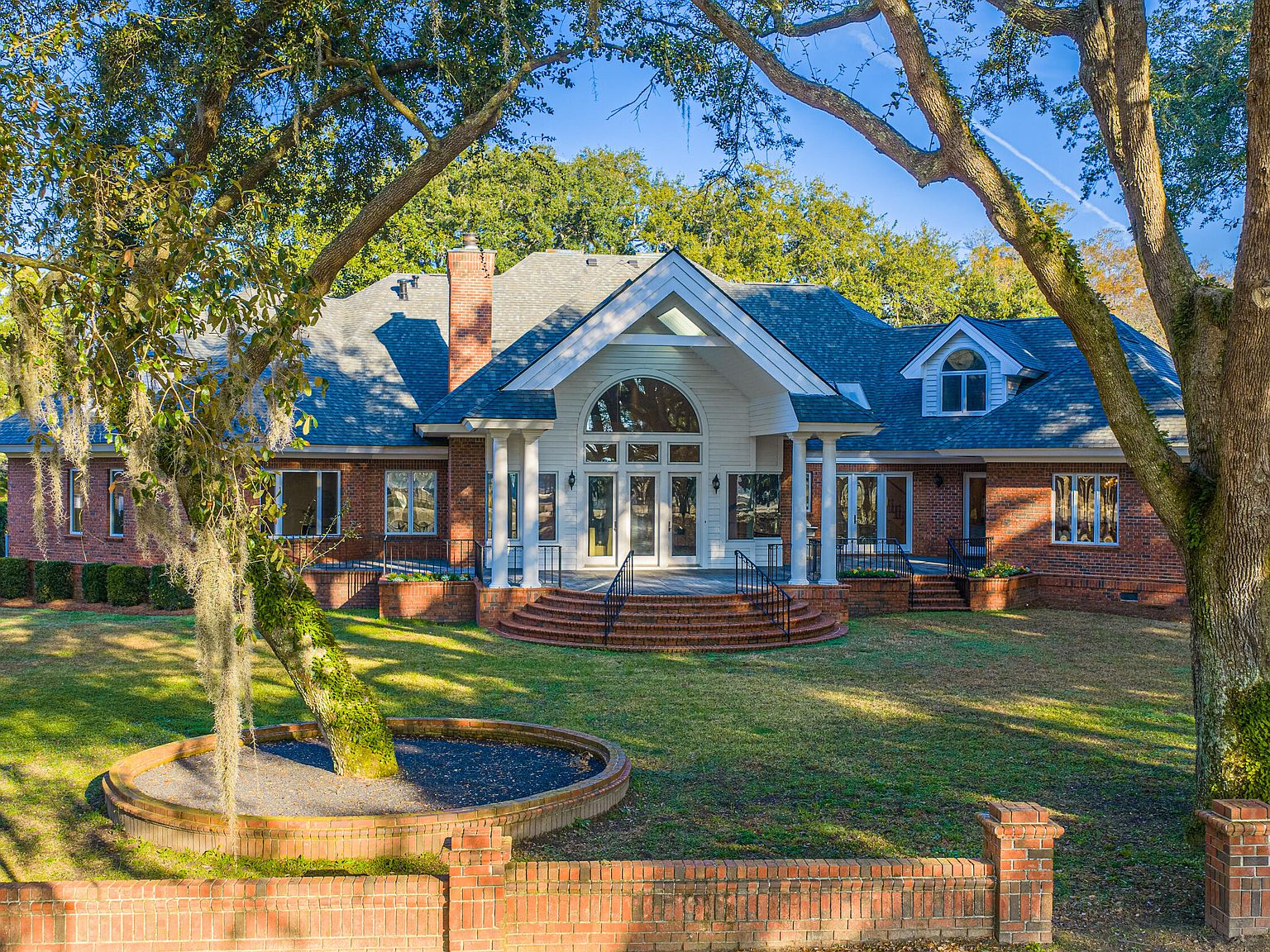 235 Country Club Ln