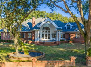 235 Country Club Ln, Charleston, SC 29412