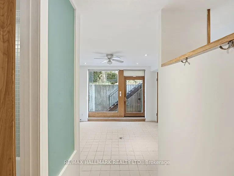 321 Palmerston Blvd #B — Photo 1