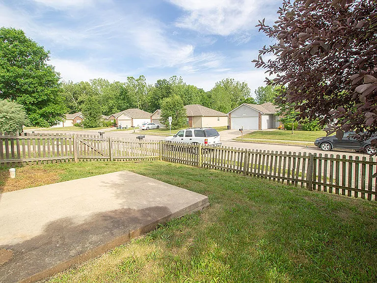 1401 Bodie Dr — Photo 26