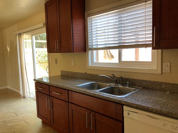 3rd image of 1523 Swarthout Ct