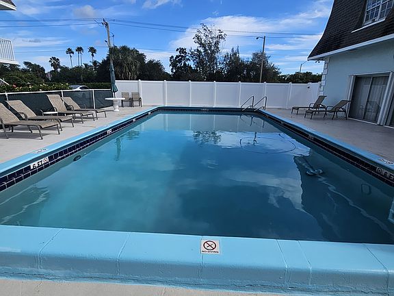 2nd image of 1901 Indian River Blvd APT D211