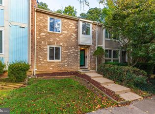 6077 Hollow Knoll Ct, Springfield, VA 22152