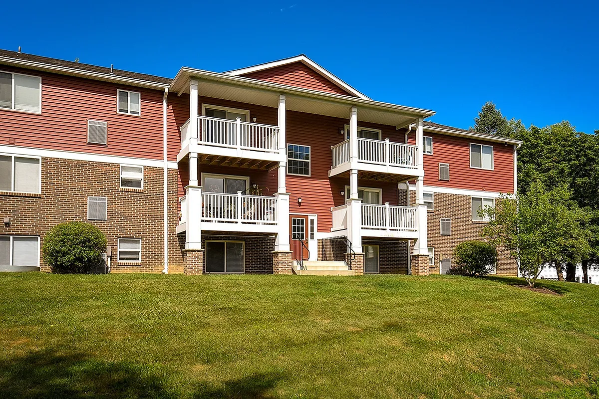 Residential Building - OakTree Apartments