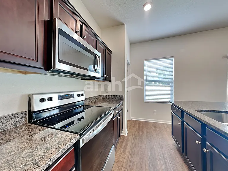 11510 Bryce Canyon Ln — Photo 3
