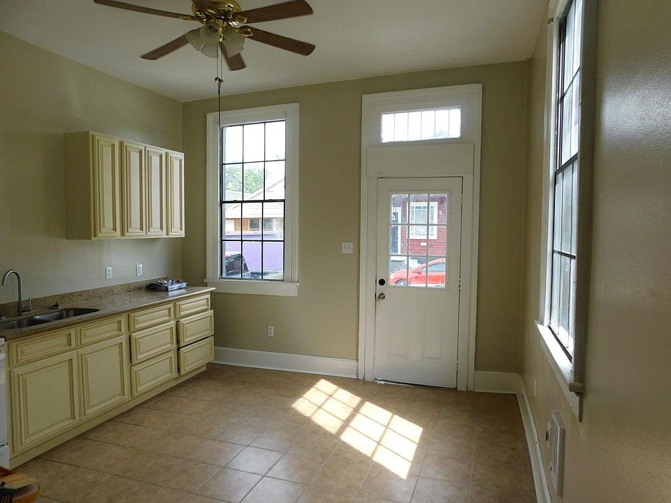 1st image of 2004 Mandeville St