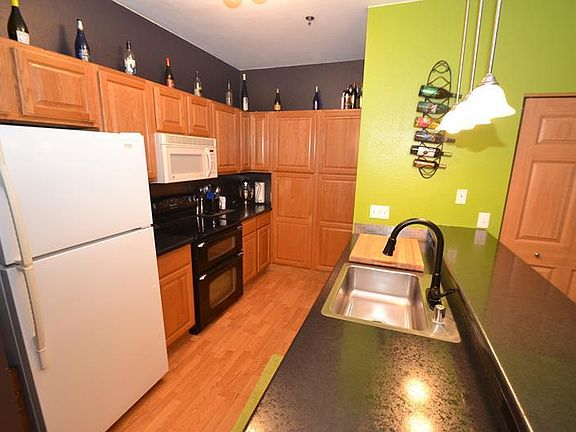 3rd image of 470 N Silverbrook Dr Unit 104