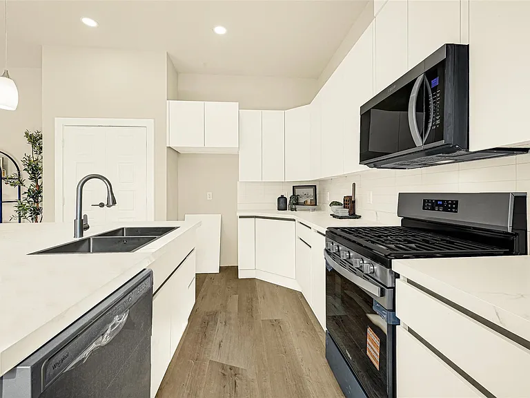 704 Savonna — Photo 8