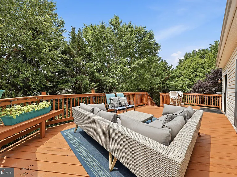 3852 Glasgow Way — Photo 42