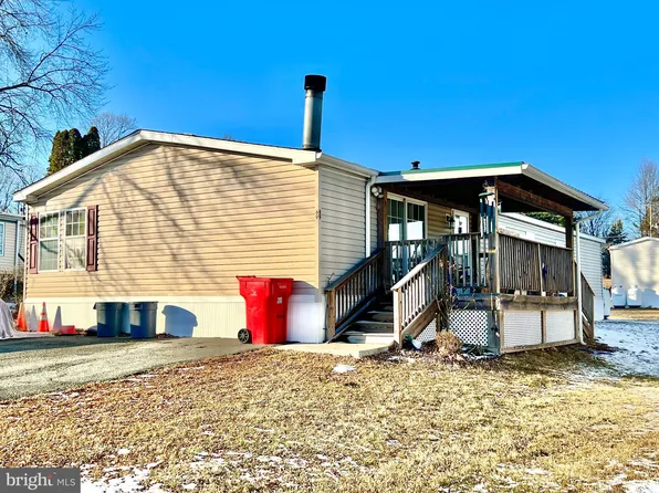 69 Mansfield Dr, Macungie, PA 18062