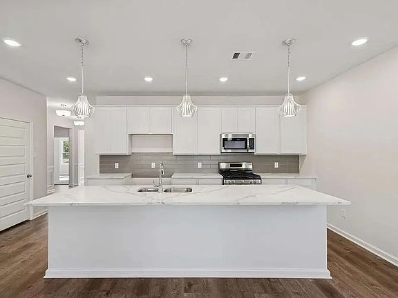 3rd image of 2117 Grand Ave #1