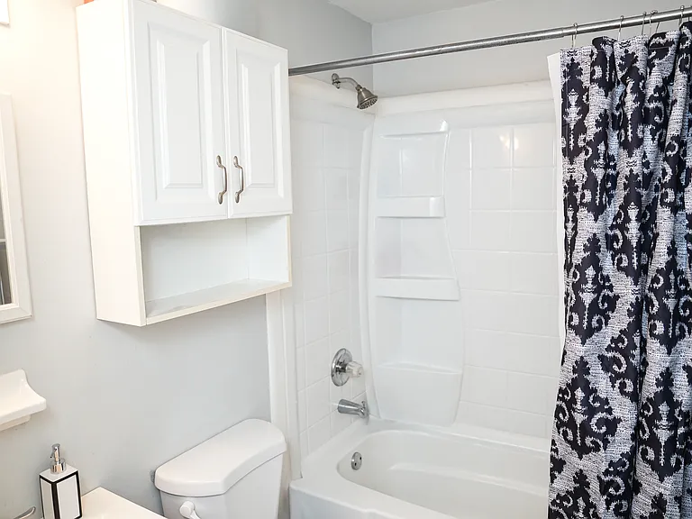 821 Barber St — Photo 9