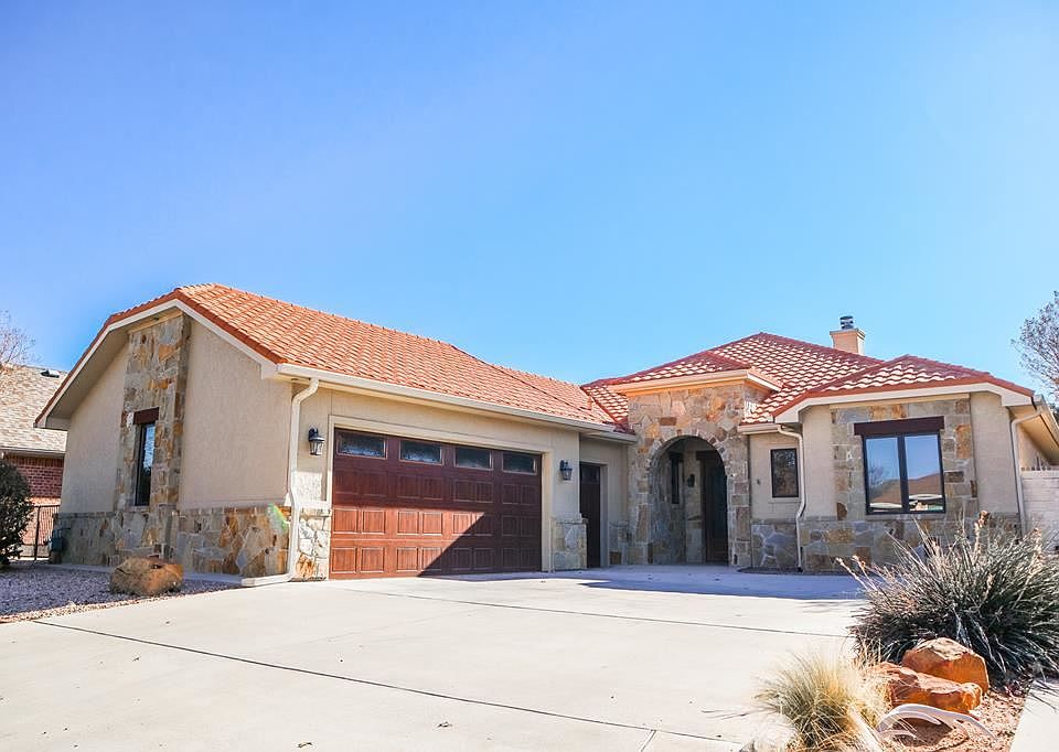 1st image of 2029 Valleyview Dr