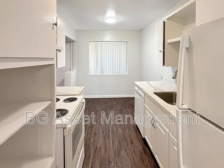 1938 Ethan Way #9 — Photo 13