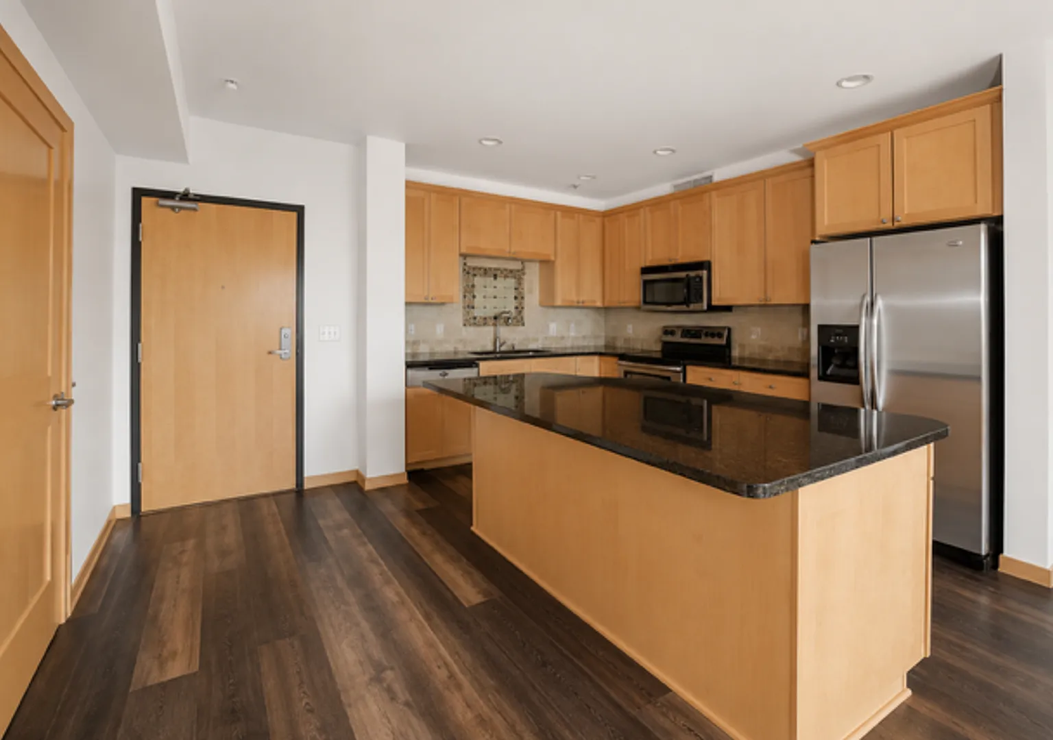 Beautiful 1 BR/1 BA 3rd Floor Condo in Riverfront Lofts in St. Paul! — Photo 1