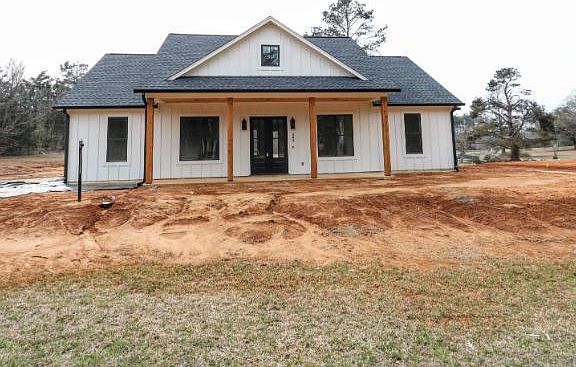 2nd image of 387 King Rd