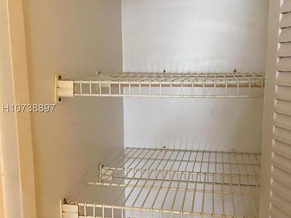 5th image of 4304 NW 9th Ave APT 21C