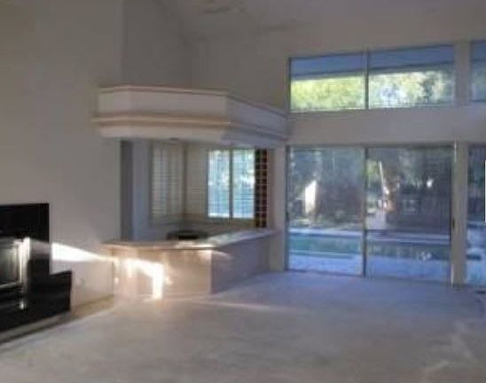 5th image of 20243 NE 19th Pl