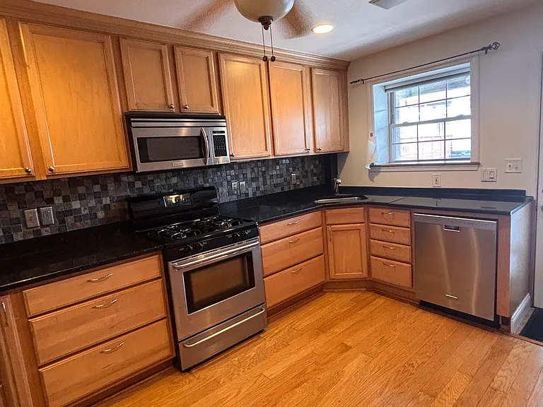 119 N Bradford St — Photo 7