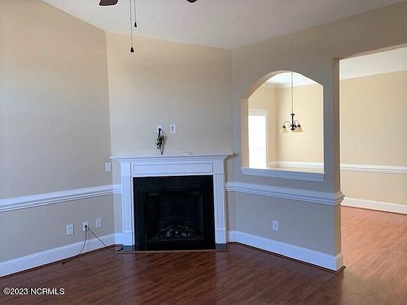 3rd image of 3501 Ellsworth Dr #A