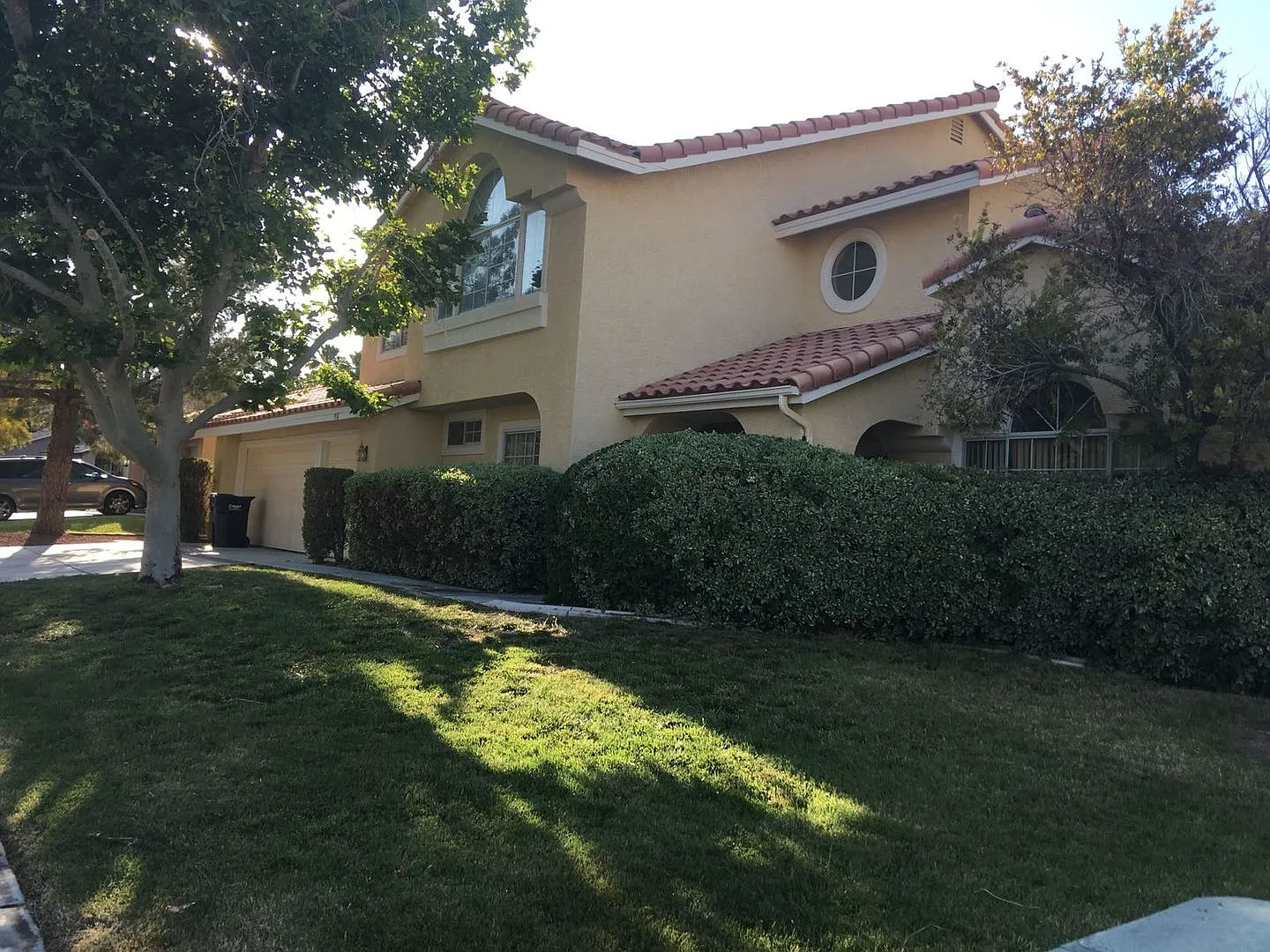 Big Pool Home/Huge Lot/3 car garage/Pets Welcome — Photo 4